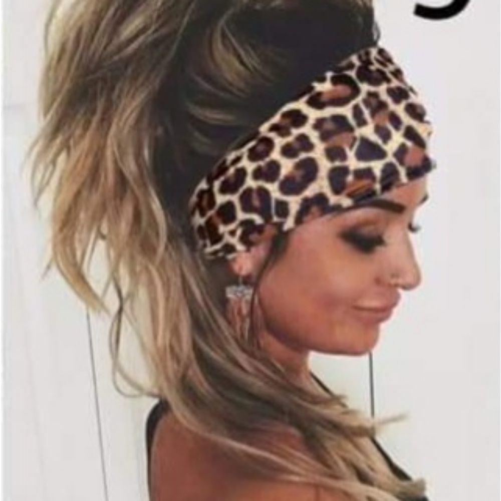 NEW ONE PIECE ANIMAL PRINT HEAD WRAP